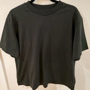 Uniqlo AIRism Black Short Sleeve Women’s Tee